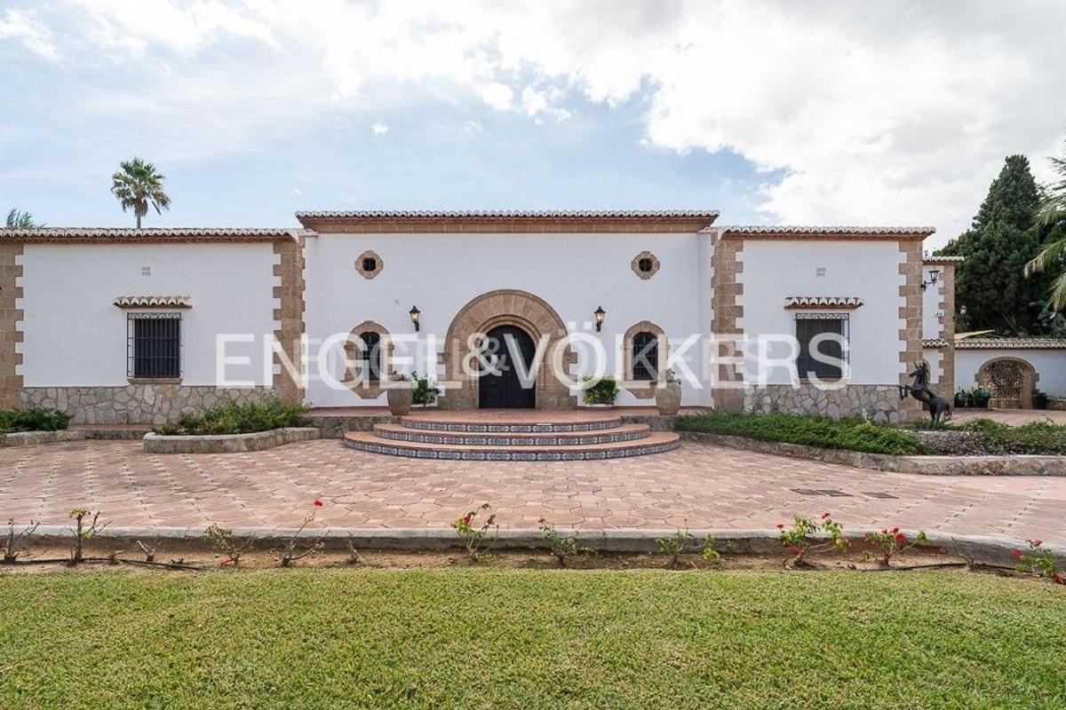 Properties for sale and rent in Spain photo 5