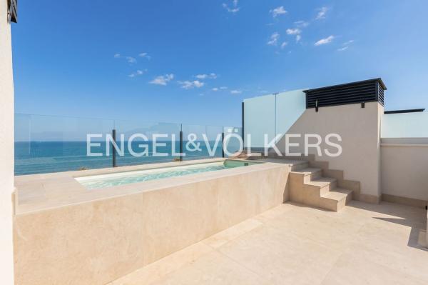 Аттик на продажу в  Ático en Les Bassetes-El Marjal, Denia, Дения photo 1