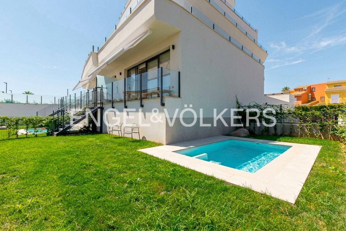 Продажа квартиры на Piso en Les Bassetes-El Marjal, Denia, Дения
photo 1