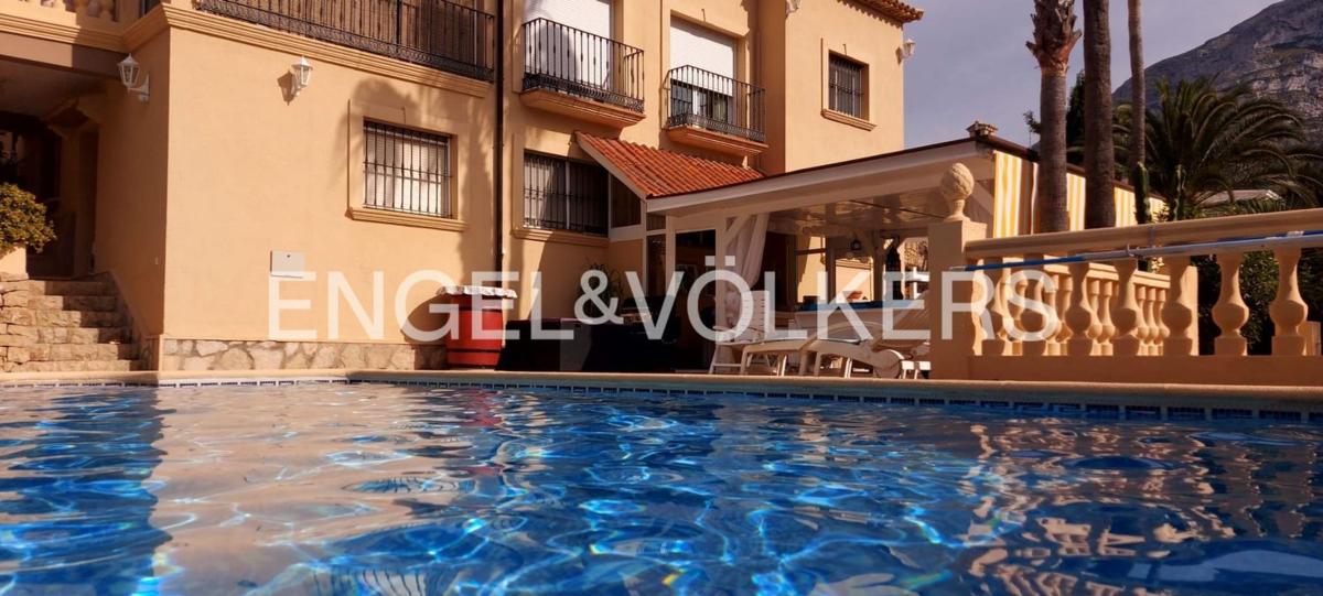 Properties for sale and rent in Spain photo 2