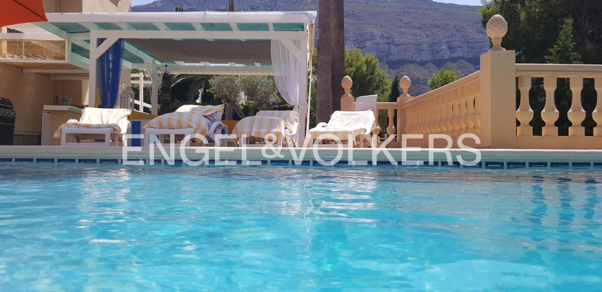 Properties for sale and rent in Spain photo 4