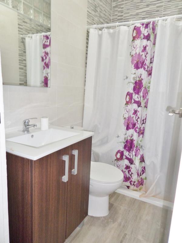 Edificio de 480m2 en venta en Alicante / Alacant photo 2