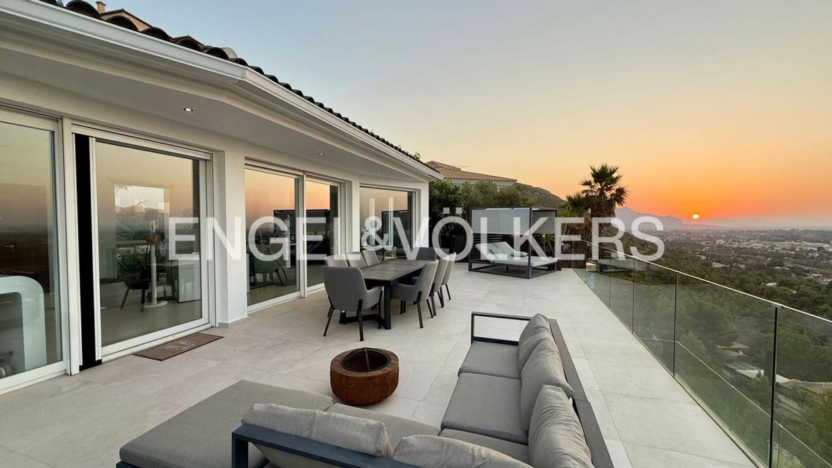 Properties for sale and rent in Spain photo 4