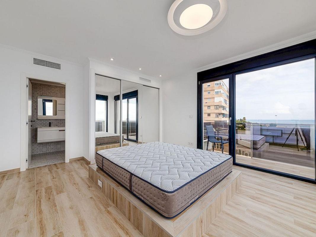 Venta de chalet independiente en Casa o chalet en Paseo Navarra, Miramar - Torre del Moro, Torrevieja, Torrevieja
 photo 5