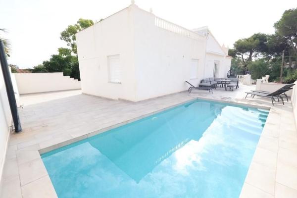 Частный шале на продаже в  Casa o chalet en Los Balcones - Los Altos del Edén, Torrevieja, Торревьеха photo 1