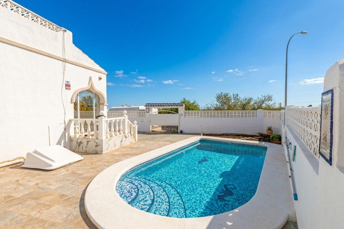 Properties for sale and rent in Spain photo 2