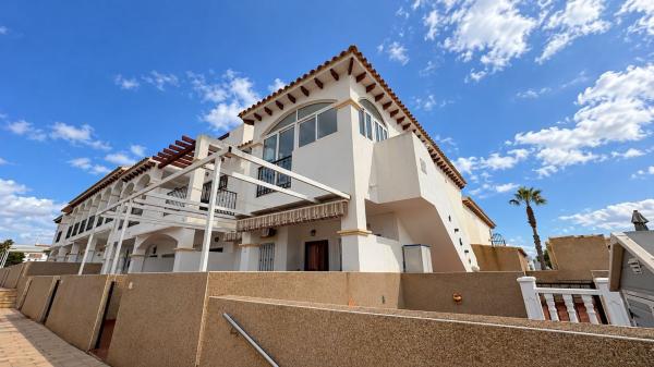 Chalet independiente en venta en Casa o chalet en La Ciñuelica - Villa Rosa, Orihuela, Orihuela
 photo 1