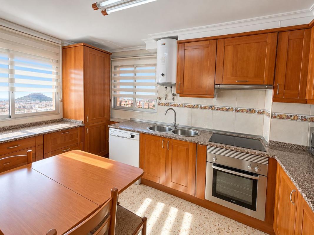 Venta de piso en Piso en Ciudad Jardín, Alicante / Alacant, Alicante / Alacant
photo 3