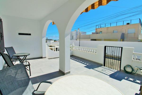 Chalet adosado en Calle Velazquez-Villacosta I, 6, Villamartín, Orihuela photo 4
