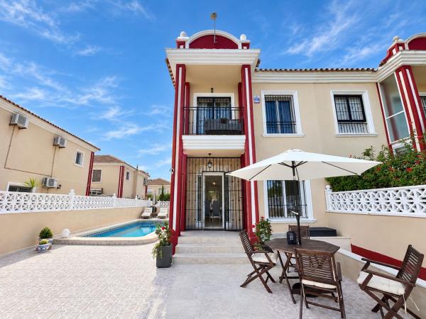 Chalet independiente en venta en Casa o chalet en Calle Rosa Montero, 5, Dehesa de Campoamor, Orihuela, Orihuela
 photo 2