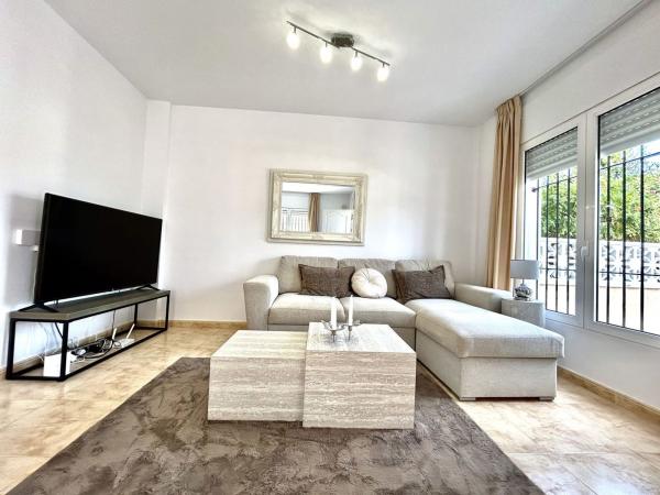 Chalet independiente en venta en Casa o chalet en Calle Rosa Montero, 5, Dehesa de Campoamor, Orihuela, Orihuela
 photo 3