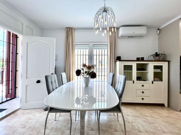 Chalet independiente en venta en Casa o chalet en Calle Rosa Montero, 5, Dehesa de Campoamor, Orihuela, Orihuela
 photo 4