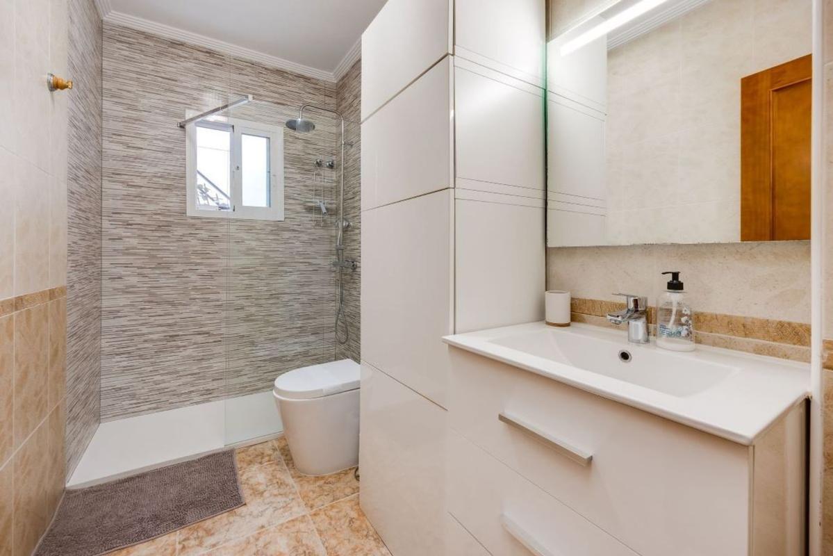 Sale of apartment in Piso en La Ciñuelica - Villa Rosa, Orihuela, Orihuela
 photo 5