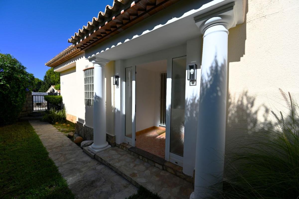 Properties for sale and rent in Spain photo 2