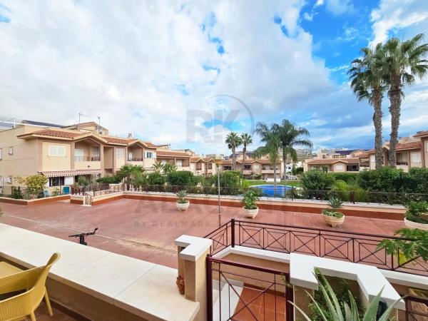 Chalet pareado en Avenida de Polonia, Mediterráneo-Novamar, Gran Alacant photo 4
