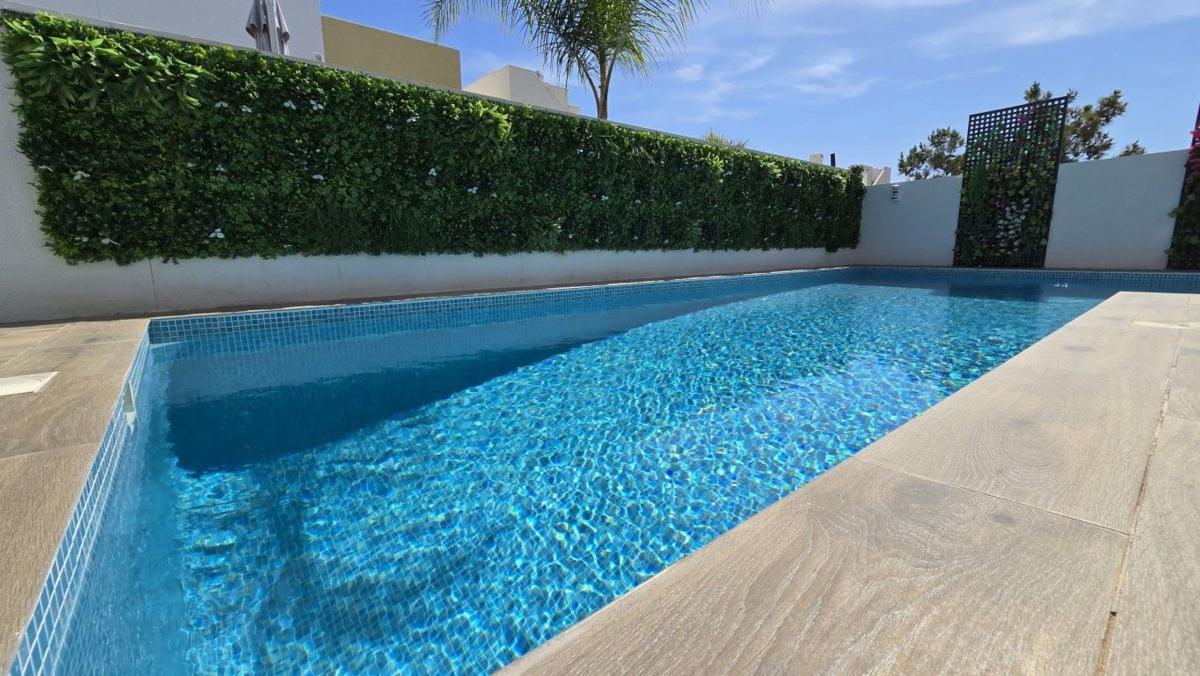 Sale of independent chalet in Casa o chalet en Los Montesinos, Los Montesinos
photo 2