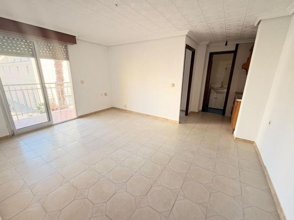 Venta de piso en Piso en Calle Zoa, Las Piscinas Naturales, Torrevieja, Torrevieja
thumbnail 2