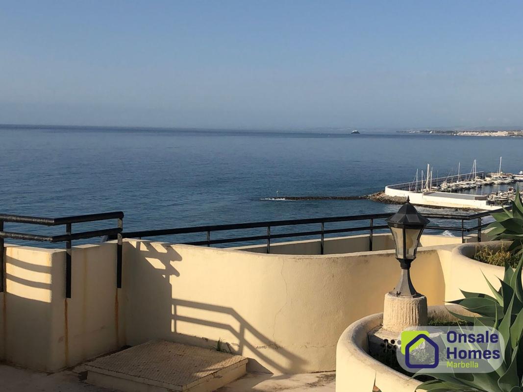 Продажа квартиры на Piso en Avenida Ramón y Cajal, Playa Bajadilla-Puertos, Marbella, Марбелла
photo 1