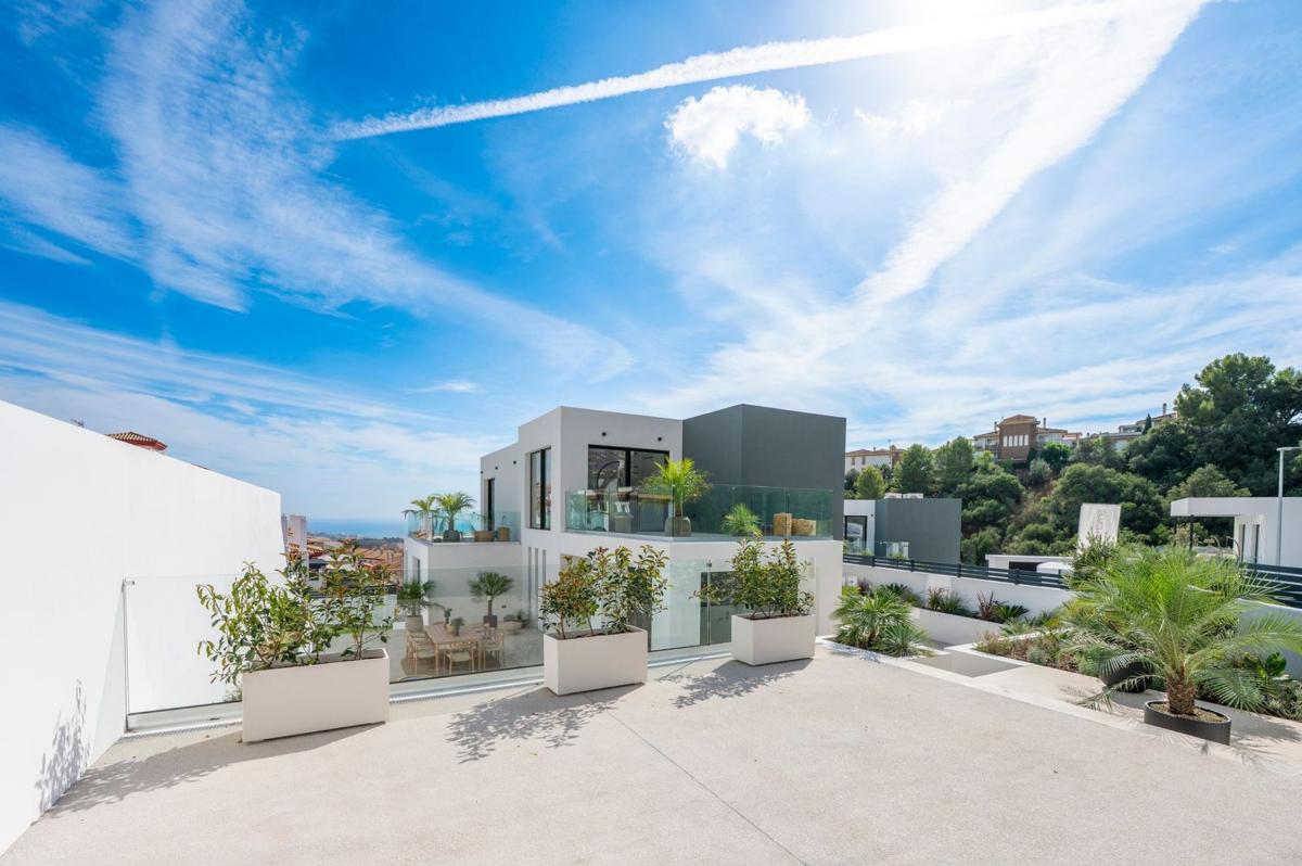 Properties for sale and rent in Spain photo 2