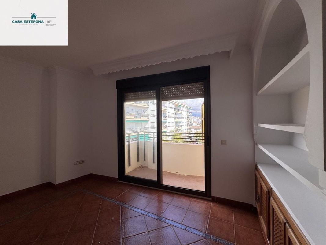 Venta de piso en Piso en Calle Castillo, Centro, Estepona, Estepona
photo 4