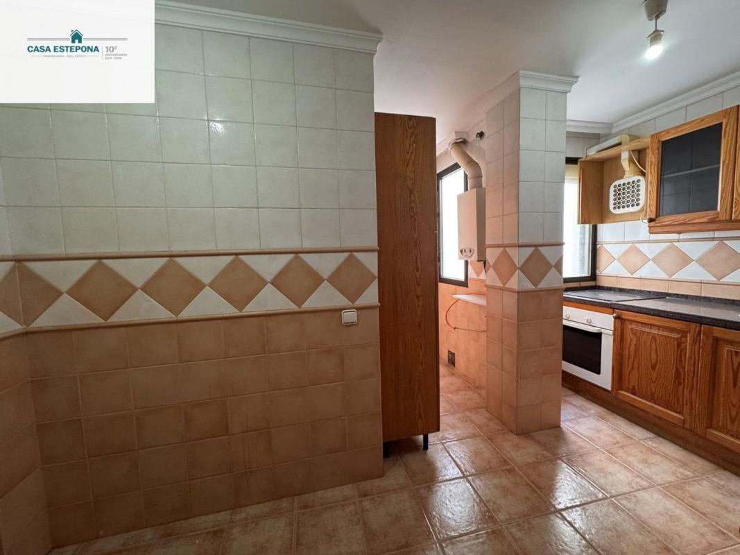 Venta de piso en Piso en Calle Castillo, Centro, Estepona, Estepona
photo 5