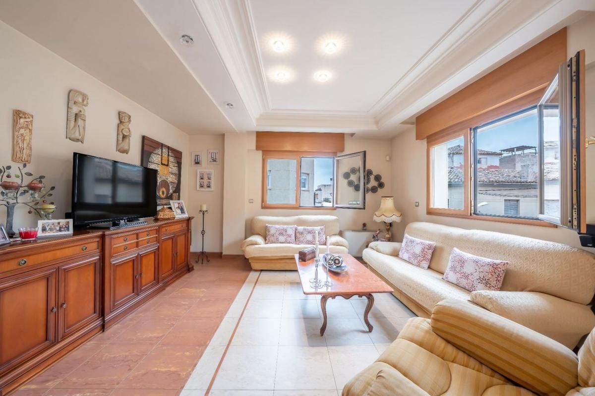 Budynek Mieszkalny o powierzchni 721m2 na sprzedaż w Nowaleda photo 3