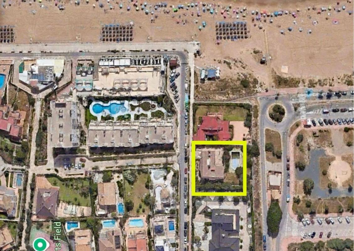 Terreno en venta en Torrevieja, Alicante photo 1