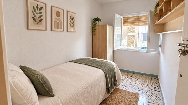 Sale of flat in Piso en Colonia Requena - Virgen del Carmen, Alicante / Alacant, Alicante
 photo 3