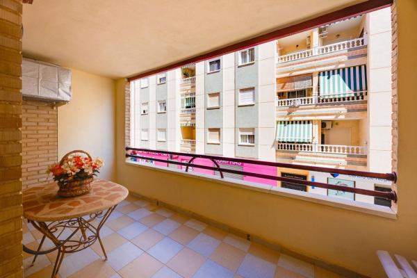 Venta de piso en Piso en Avenida Habaneras - Curva de Palangre, Torrevieja, Torrevieja
thumbnail 3