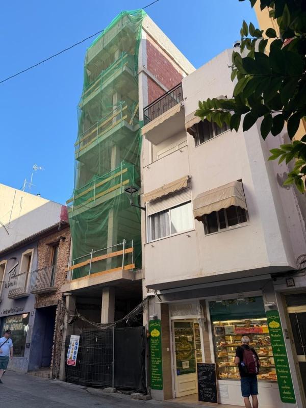 Edificio de 400m2 en venta en Benidorm photo 1