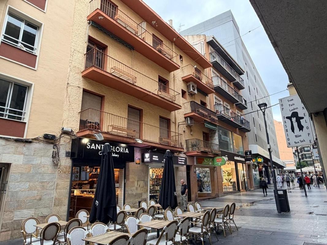Budynek Mieszkalny o powierzchni 900m2 na sprzedaż w Benidorm photo 1