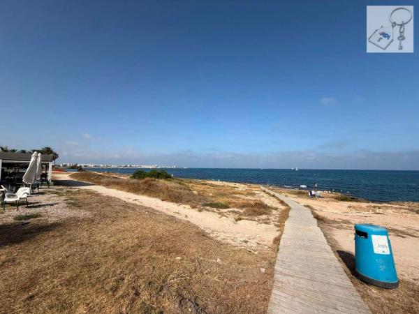 Sprzedaż mieszkania w Piso en Avenida Don Juan de Austria, La Veleta, Torrevieja, Torrevieja
thumbnail 2