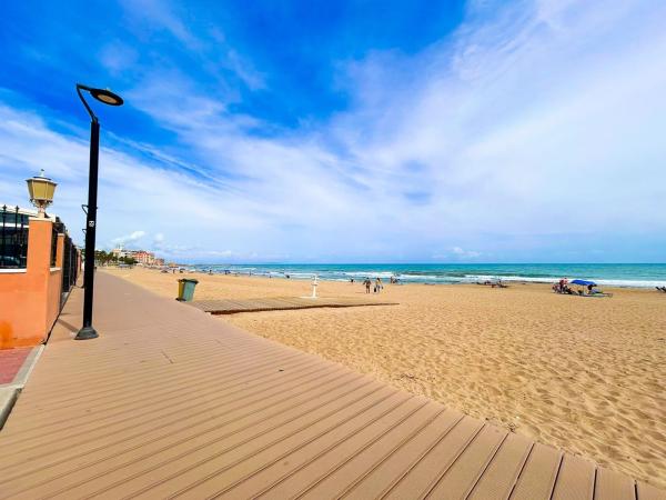 Sale of flat in Piso en Los Europeos, Torrevieja, Torrevieja
thumbnail 2
