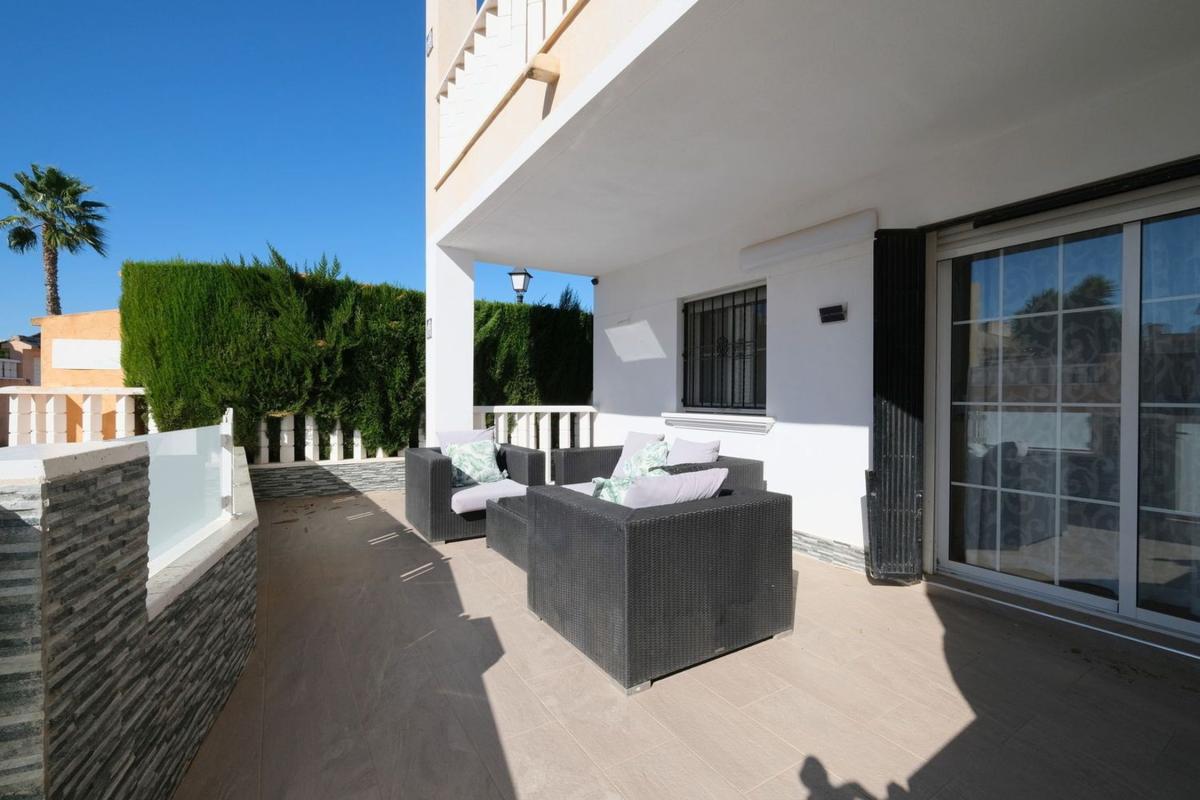 Sale of apartment in Piso en Monte Zenia, Orihuela, Orihuela
photo 2