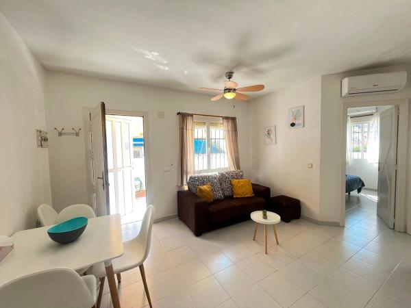 Chalet pareado en Calle la Sagra, 33, Los Balcones - Los Altos del Edén, Torrevieja thumbnail 2