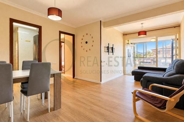 Продажа квартиры на Piso en Plaza José Sala, Centro, San Juan de Alicante, Сан-Хуан-де-Аликанте
thumbnail 2