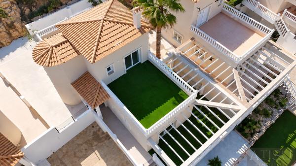 Casa o chalet independiente en Calle d'Oriola, Pueblo Acantilado - Lanuza, El Campello thumbnail 2