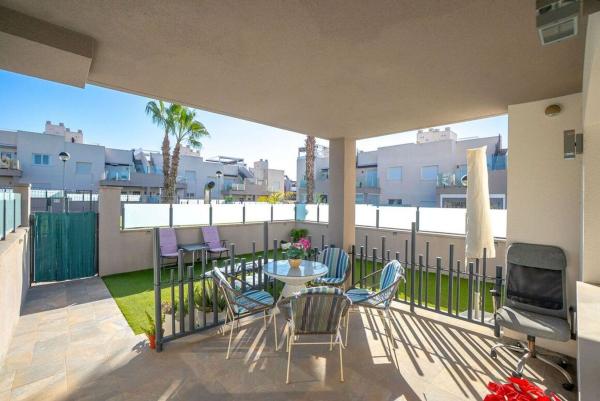 Venta de piso en Piso en Parque Acuático - Sector 25, Torrevieja, Torrevieja
 photo 4
