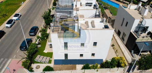 Sprzedaż mieszkania w Piso en Calle Albariño, 122 r, Los Balcones - Los Altos del Edén, Torrevieja, Torrevieja
thumbnail 3