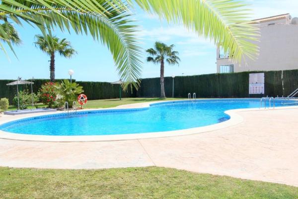 Sprzedaż mieszkania w Piso en Urbanización Pau 20 Ciñuelica, La Ciñuelica - Villa Rosa, Orihuela, Orihuela
thumbnail 2