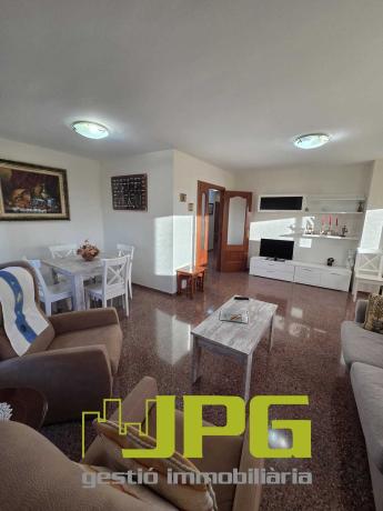 Продажа квартиры на Piso en Señores Maripino Rosello, Centro, San Juan de Alicante, Сан-Хуан-де-Аликанте
thumbnail 2