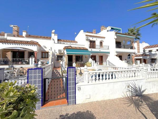 Частный шале на продаже в  Casa o chalet en Villamartín, Orihuela, Ориуэла photo 2
