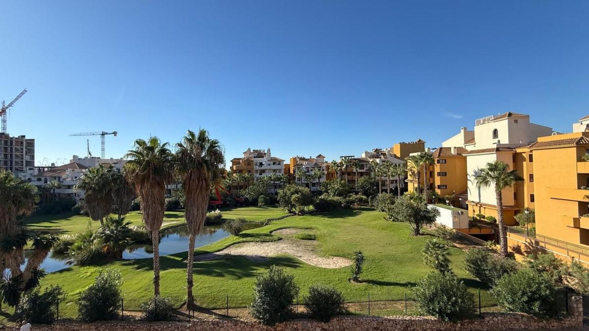 Sprzedaż mieszkania w Piso en Punta Prima, Torrevieja, Torrevieja
photo 1
