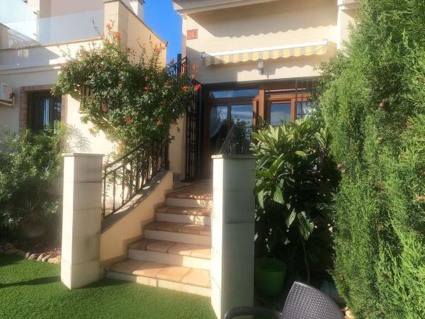 Частный шале на продаже в Casa o chalet en Calle los Montesinos, 23, Algorfa, Алгорфа photo 1