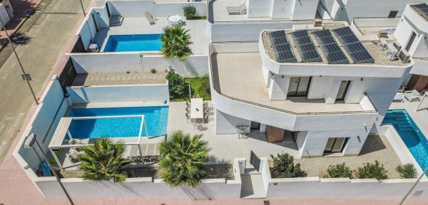Частный шале на продаже в  Casa o chalet en Calle Laguna de Zaida, 24, La Marquesa, Rojales, Рохалес photo 3