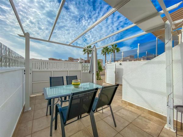 Chalet adosado en Calle París, Nueva Torrevieja, Torrevieja photo 4