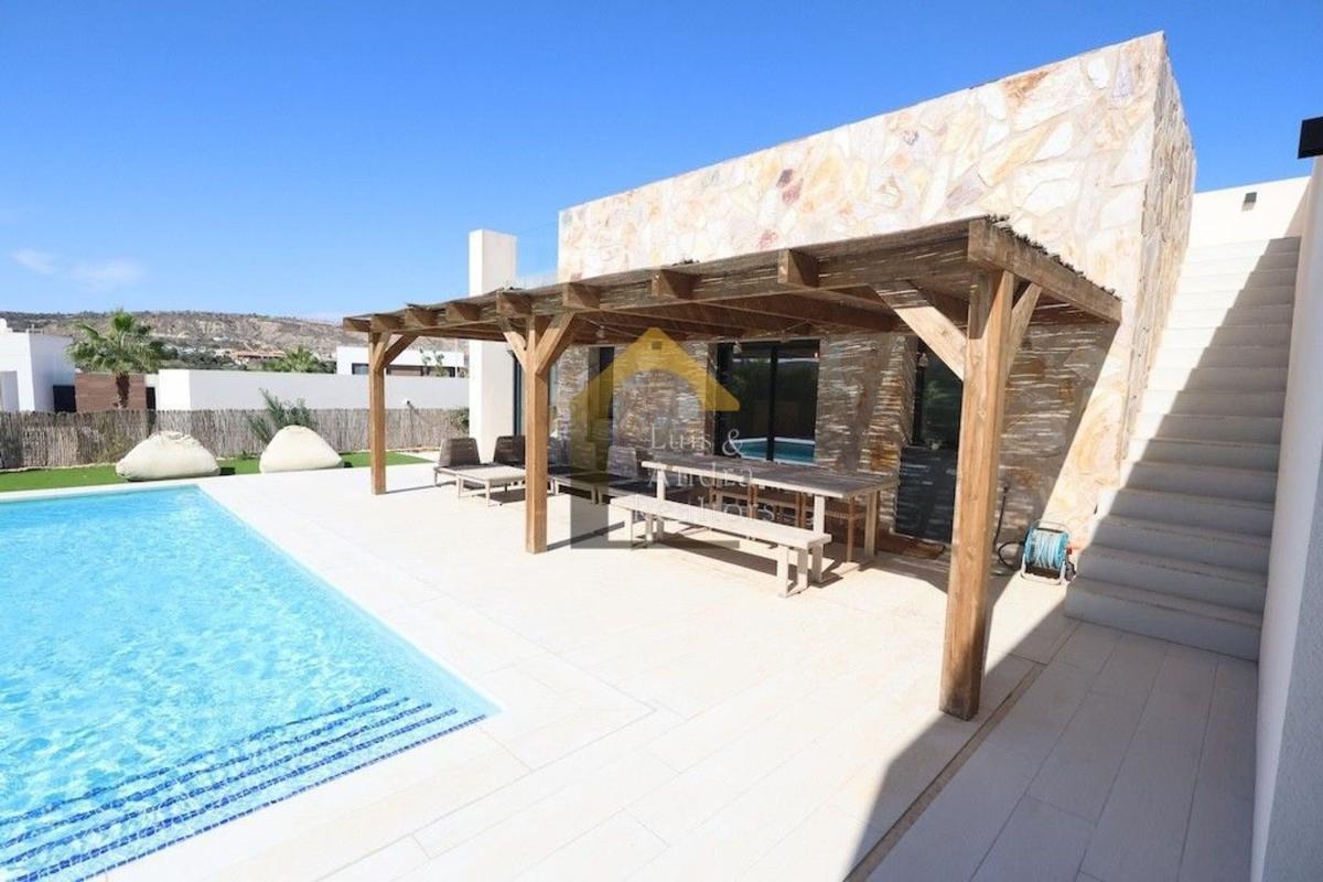 Sprzedaż niezależnego domku jednorodzinnego w Casa o chalet en Algorfa, Algorfa photo 1