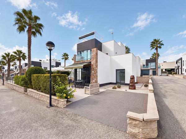 Sprzedaż mieszkania w Piso en Lomas de Cabo Roig, Orihuela, Orihuela
thumbnail 2