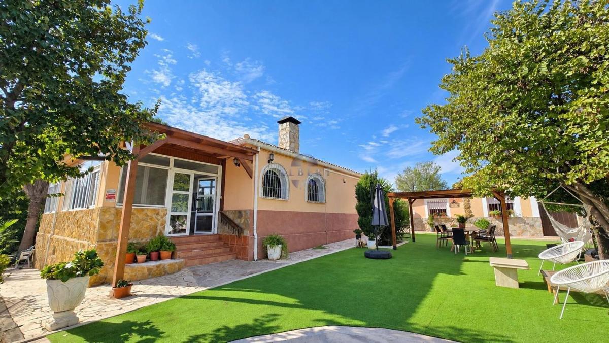 Propiedades en venta y alquiler en España photo 2