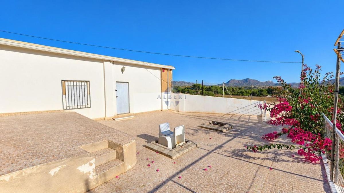 Properties for sale and rent in Spain photo 2